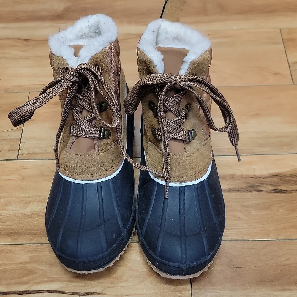 Khombu Size 9 Daisy Ankle Faux Fur-Lined Winter Duck Boots